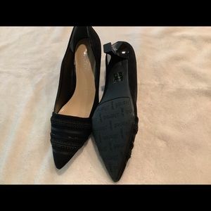 Beautiful suede like kitten heeled pumps